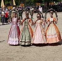 Fürstenkinder tanzen den Rosentanz beim Fürstenfrühstück